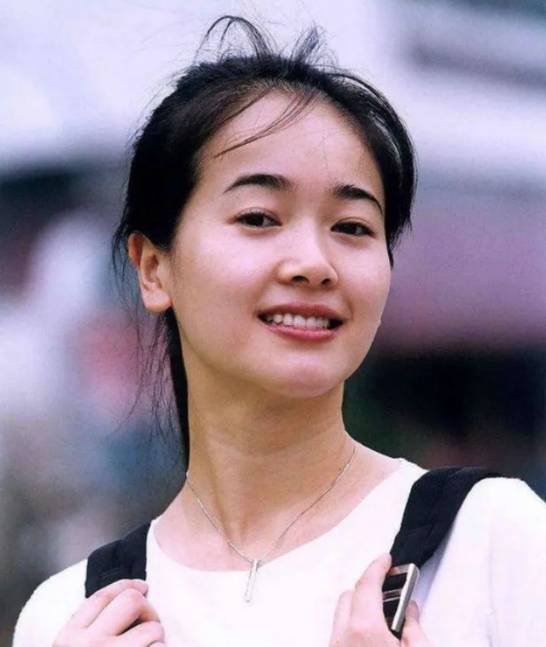 左小青|左小青：带着爱嫁大20岁老公，终究没走到最后，让女儿受到伤害