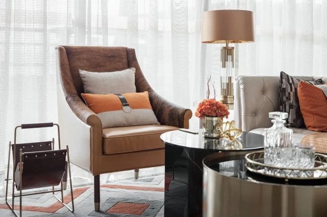 160平四居室在经典与现代之间，平衡着功能性与时尚美感