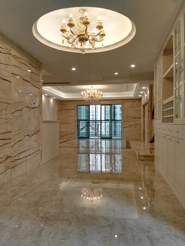 新房瓷砖花10万、人工费5万,如此气派居然被吐槽像古墓,郁闷