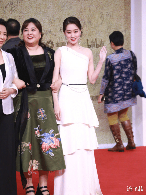 贾玲|谁说瘦一定好看?金晨骨瘦如柴却被贾玲吹弹可破的皮肤状态打败