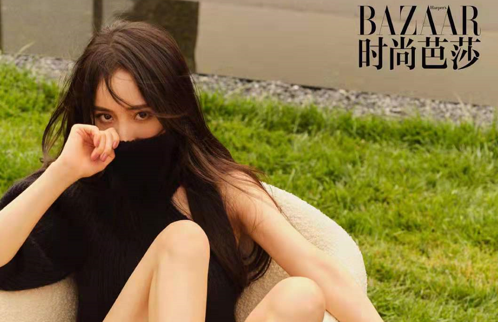 杨幂|杨幂超模风大片火了!穿超短提臀裤比卡戴珊会凹姿势,辣出新高度