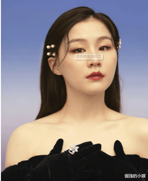 金靖|金靖恋情被拍登上了热搜，轻描淡写的两句话，堪称教科书级别的回应