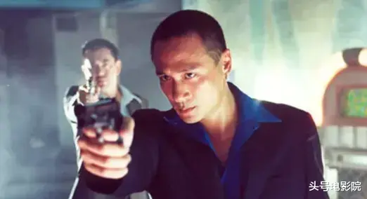 吴镇宇|吴镇宇60岁上《追光吧》：唱得烂，却迷倒一片！金晨7字点评精辟