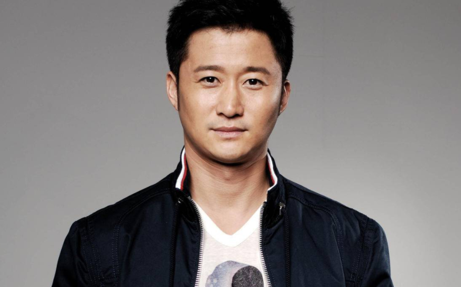 吴京|吴京全家国籍遭质疑，抛弃中国籍反过来教你爱国？看吴京霸气回应