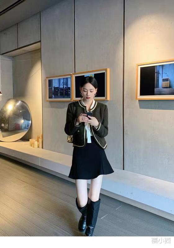 蓓小西|“杨幂”不愧是“顶流”，一身黑酷炫穿搭亮相，气质丝毫不输超模