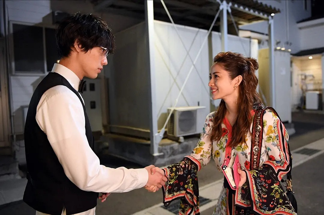 黄柠檬|老公把10万彩礼变装修款，房子不加我名，他一家人的精明，我服了