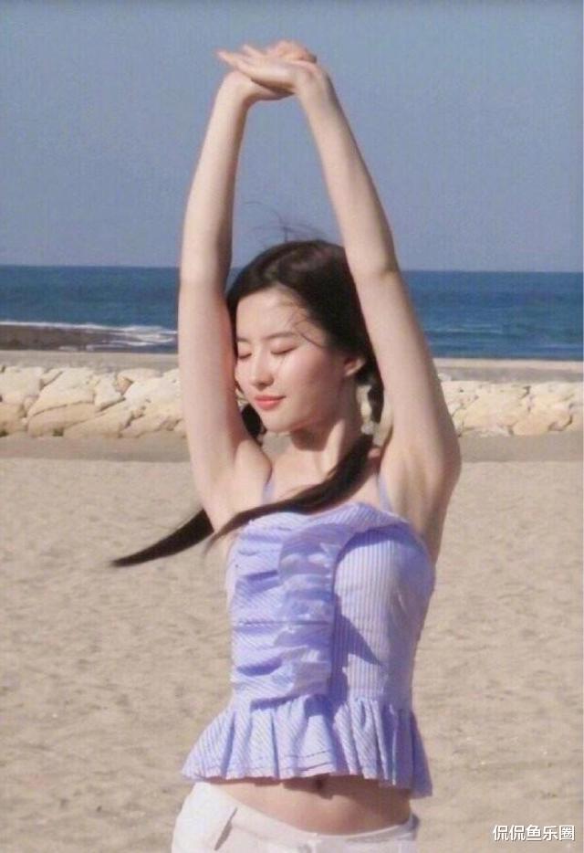 校花|34岁刘亦菲，成熟优雅清纯依旧，“神仙姐姐”更加有魅力了