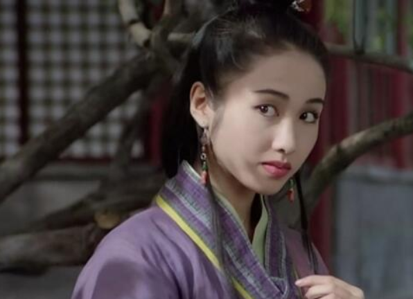 黎姿|“桃色女王”黎姿，坐拥10亿身价，她的故事比你想得更加五味杂陈