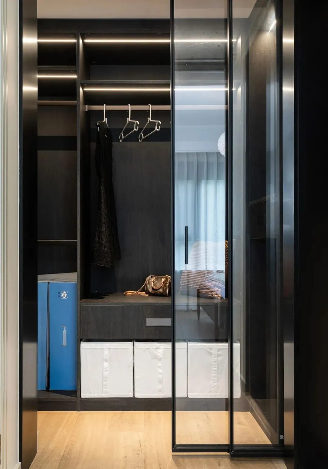 老房翻新 | 135平简约轻复古风,幽静且不失时髦的视觉感