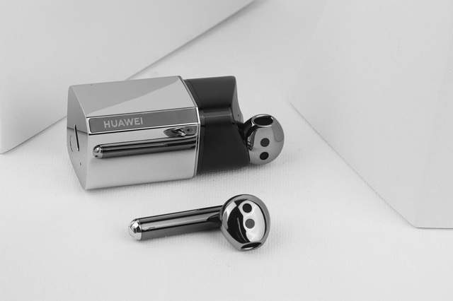 三星galaxy s21 fe|华为“口红耳机”评测：无论是自用还是送礼都是最佳选择