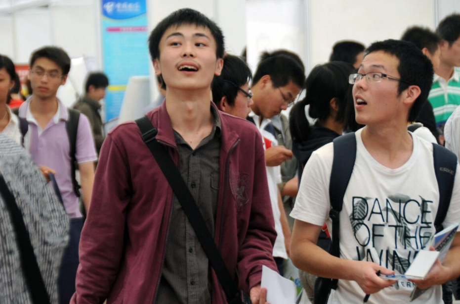 中国邮政|中国邮政公开招聘，可报名岗位高达上千个，应往届生均有机会