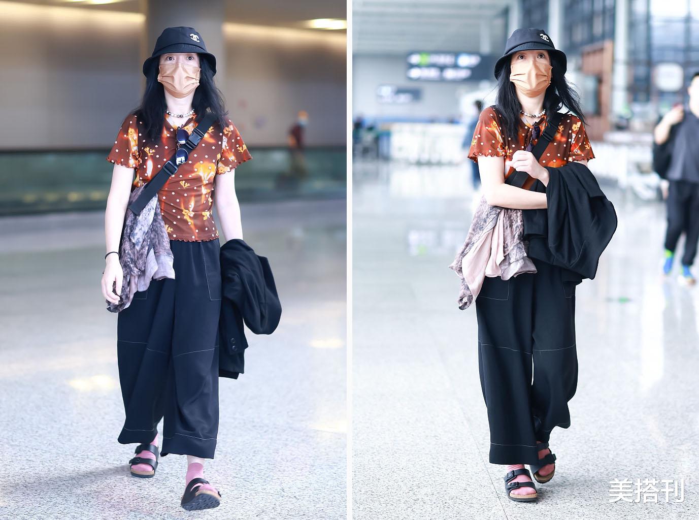 美搭刊|周迅穿衣真任性!阔腿裤配拖鞋小粉袜个矮腿短,网友:高级邋遢风
