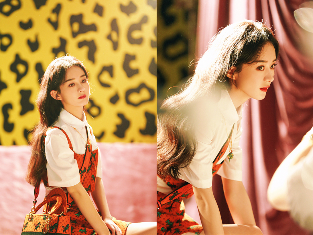 陈卓|赵丽颖的“小圆脸”真显嫩，加上刺绣衬衫和个性短裙更时髦，超美