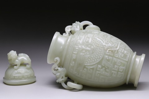 和田玉籽料|舊藏和田玉籽料“双龙兽面活环赏瓶”