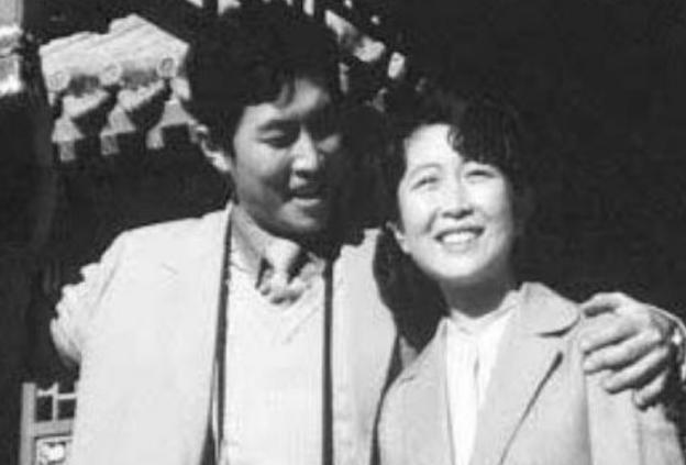 唐国强|演员唐国强:前妻在除夕夜离世,被女儿怨恨,如今生活状况如何?