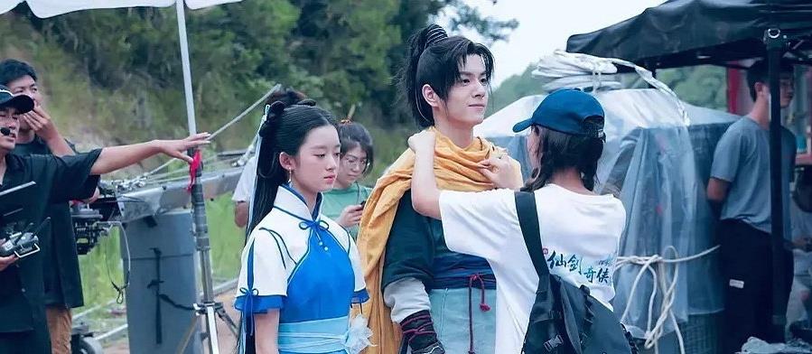 仙剑|新版《仙剑》主演路透，服化道偏唐风，黄杨钿甜还演了部短剧版