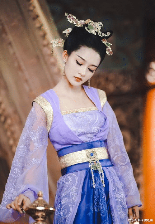 李沁|“小花旦”李沁，清新气质古装美女，美到了极致