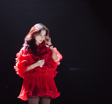 王鸥|张柏芝遭吐槽双标!广西人王鸥唱粤语歌被嫌弃,前者普通话反被嘲