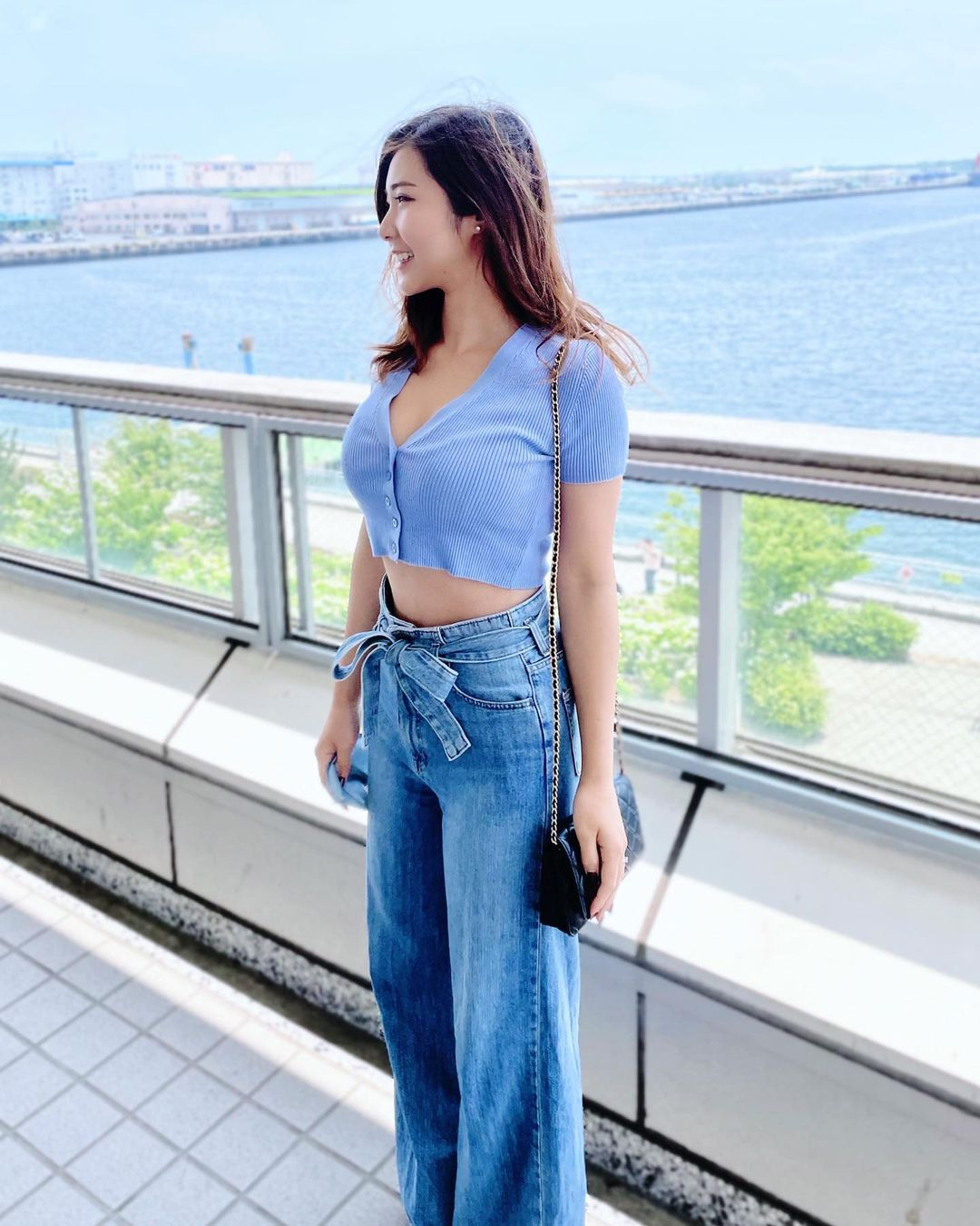 白羊座|下班碰到董事长，示意我去他办公室，他一脸凝重，好像有话对我说