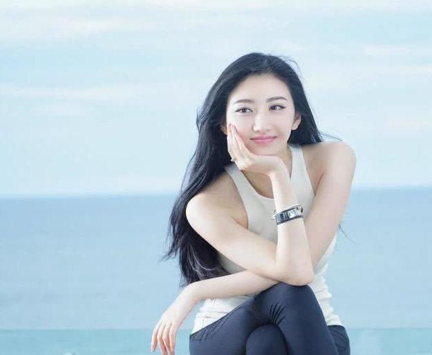 景甜|出道15年，半个娱乐圈都没捧红她，却被这一个“穷”剧组捧红了