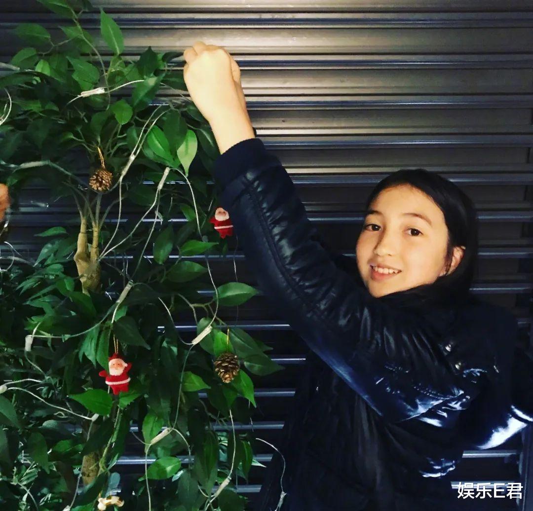 夏克立|夏克立11岁女儿近照曝光，皮肤黝黑混血感弱，网友：还是小时候好看