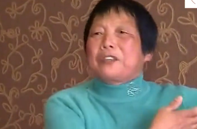 母亲虐待儿子抛弃家庭,儿子当了院长前来相认,儿子:她是个魔鬼