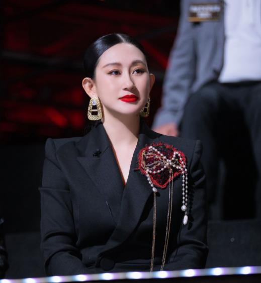 朱之文|跳舞不齐仍能获胜，“一枝花”全仰仗嫂子团？李承铉阵营难了