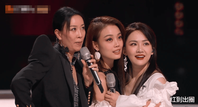 周笔畅|《浪姐》总决赛现场：杨丞琳垮脸，周笔畅垫底，观众集体质疑有黑幕