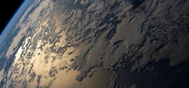 科学家发现地球正在变暗，要进入冰期？恰恰相反，温度正变得更高