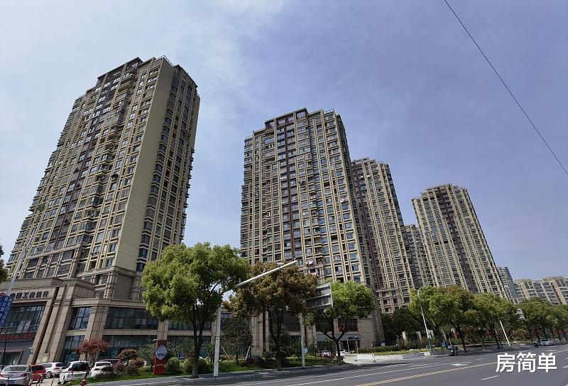 退休|成都发布成交参考价后，楼市中的三种人“不太好过”