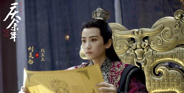 周星驰|“女扮男装”就服这四位，让观众雌雄难辨，而她骗很多人整个童年