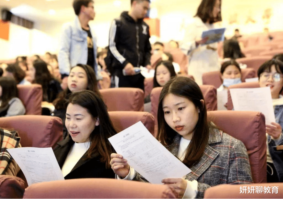 入殓师|大学生辛苦考入“烟草局”，工作半年却选择离职，原因过于扎心