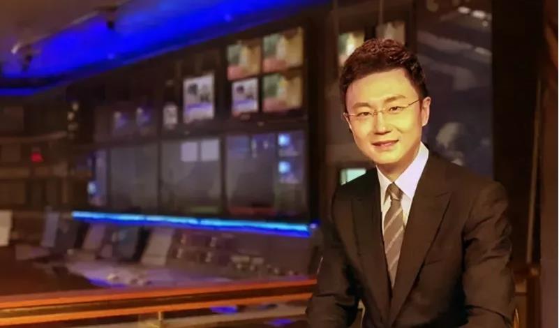 春妮|央视主持人刚强：41岁娶2婚春妮，43岁意外得子取名“刚好”