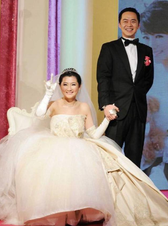 Selina|2010年张承中娶了毁容的selina,看似一往情深,实则是个圈套