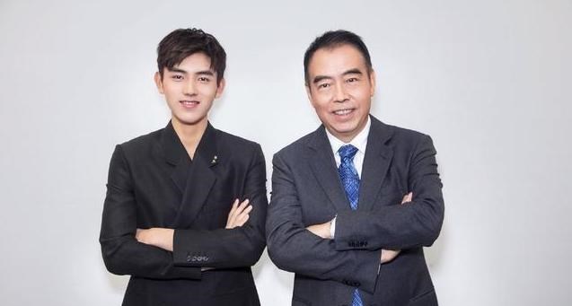 陈红|25年前，葛优和张国荣这张合照，中间那个女孩堪称惊艳了一个时代