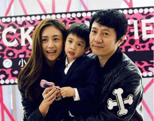 何艳娟|没作品没涵养，顶着郑钧老婆的名号混了一辈子，刘芸凭啥拿下他？