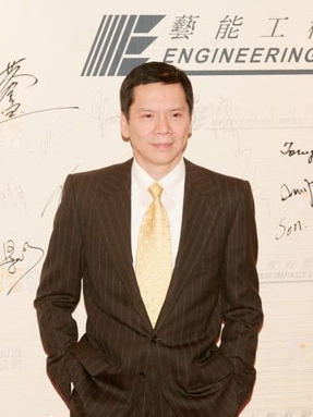 韩艺瑟|向佑大闹东莞酒店得罪了谁，向华强出面都没用？兄弟两人天差地别