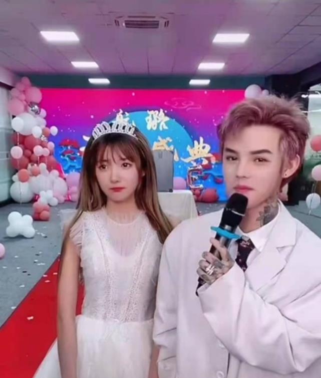 央视|8位被央视点名批评的网红，个个花样低俗，没有一位值得同情