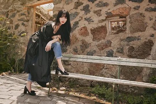 韩艺瑟|“财阀千金”韩艺瑟：无谓男友曾是“牛郎”，开直播怒斥爆料者