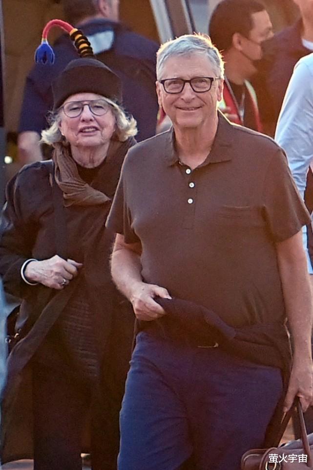 刘诗诗|比尔·盖茨久违露面，陪大女儿拍婚纱照笑得慈祥，跟前妻保持距离