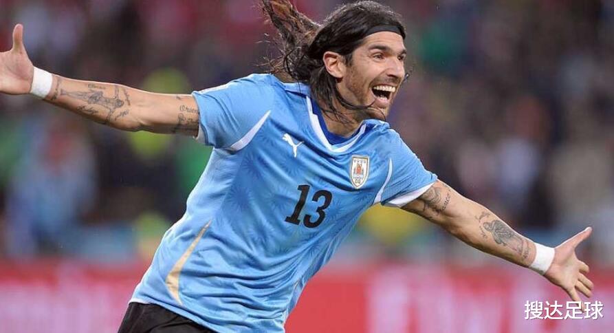 乌拉圭队|世界足坛第一人退役!他26年效力31队,辗转11个国家,踢到了44岁