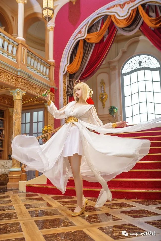 尼禄|cos：?FATE 尼禄睡衣cos正片