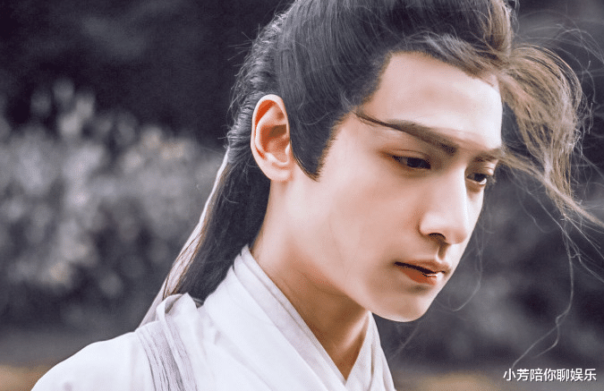 罗云熙|33岁的罗云熙骨瘦如柴，失去“古装美男”的滤镜，他还能走多远？