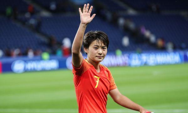 王霜|4-3！世界波！王霜踢瘋了，遠射+2球1助爆發(fā)，中國女足大逆轉
