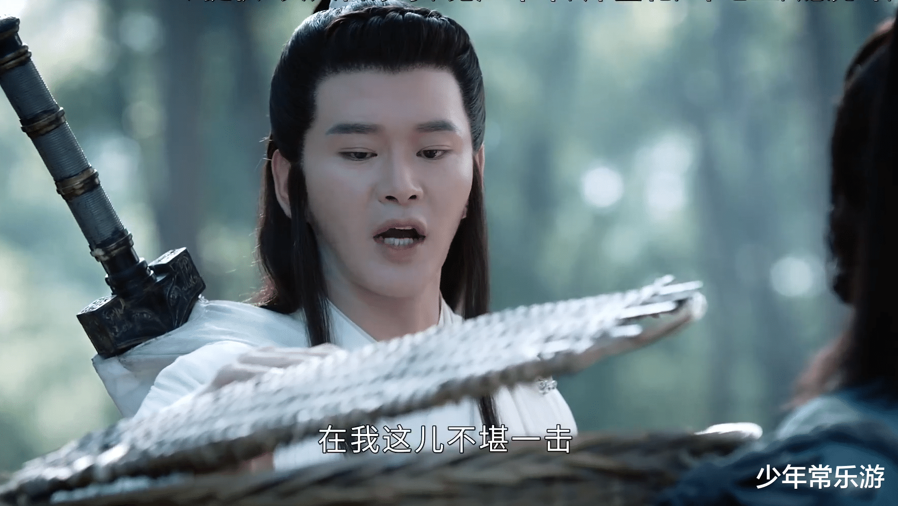 叶白衣|山河令:龙渊阁少主吟的诗是什么意思,为什么惹得叶白衣叫他闭嘴