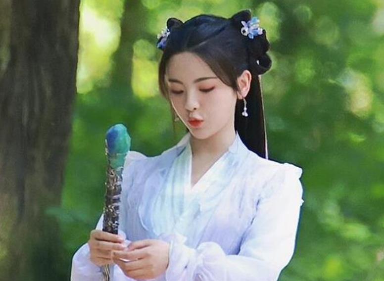 花匠小美 《慕南枝》的服化道不走“敷衍风”，鞠婧祎的造型说是真惊艳