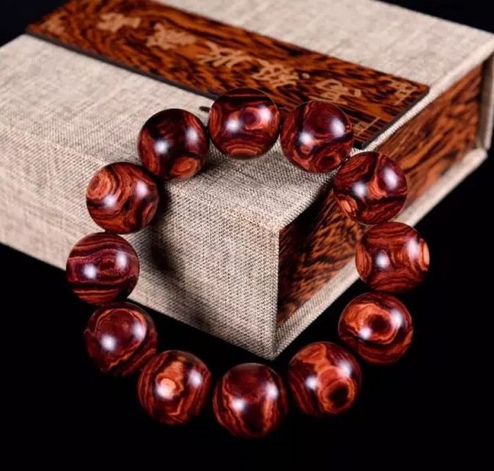 海南黄花梨|价值2600万元的海南黄花梨家具！在消博会上“火”了？