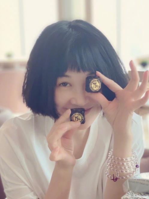 许晴|许晴14岁旧照曝光，演过86版《西游记》炼丹童子，网友直呼认不出