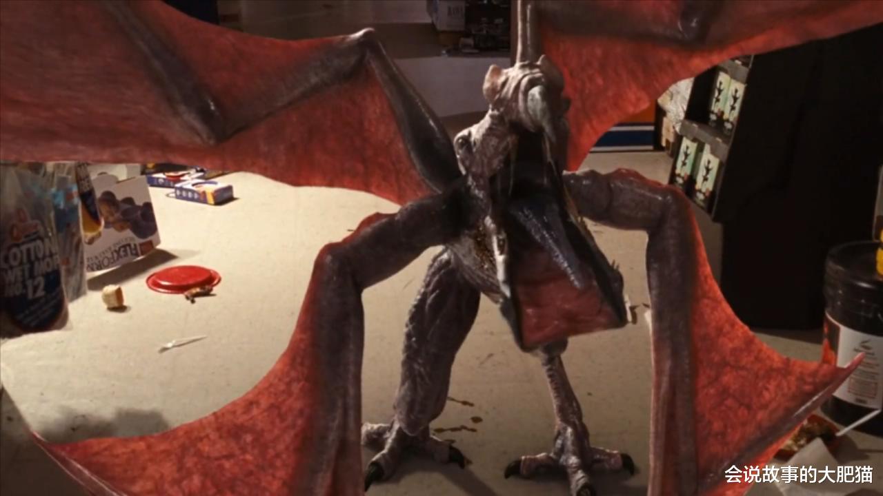 陈都灵|《迷雾》里的史前怪兽 乌鸦大的食肉蝇以及半人高的翼指鹫