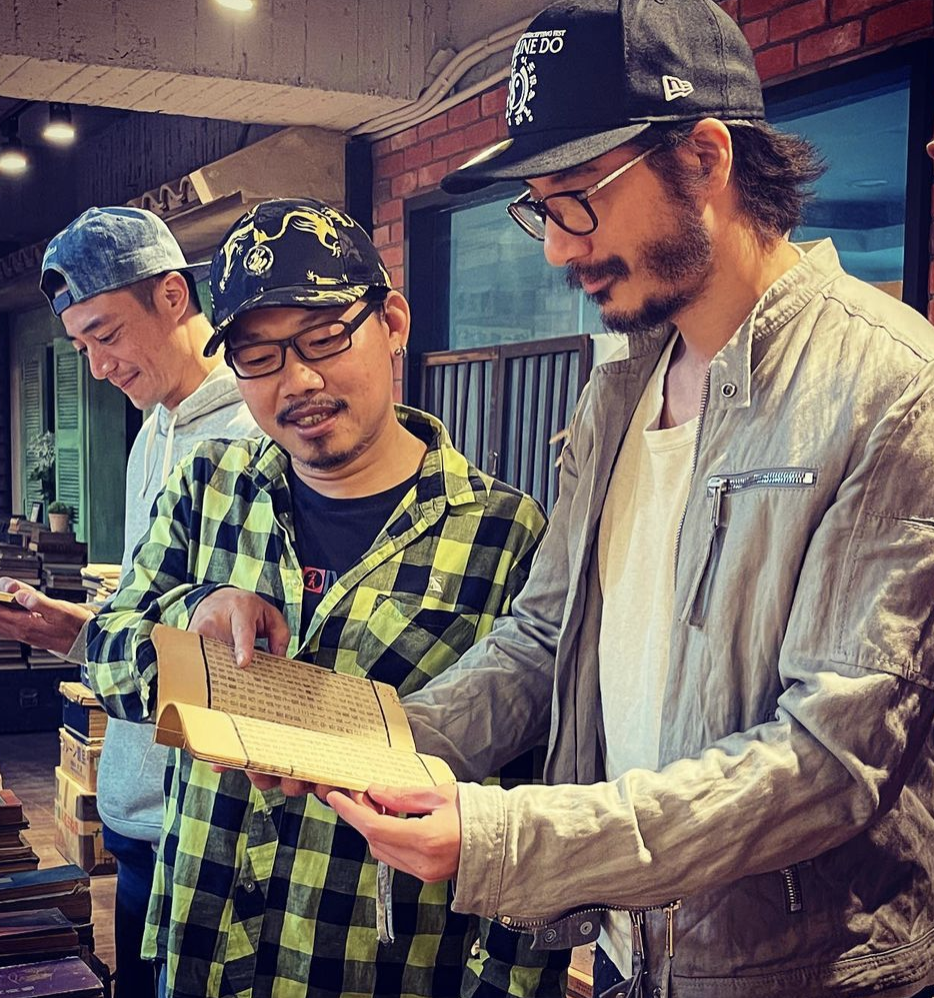 王力宏|有颜任性！45岁王力宏扎脏辫庆生，满脸络腮胡子神似犀利哥，偶像包袱掉一地